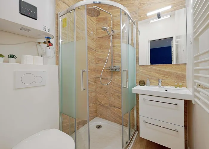 Modern Fully Renovated