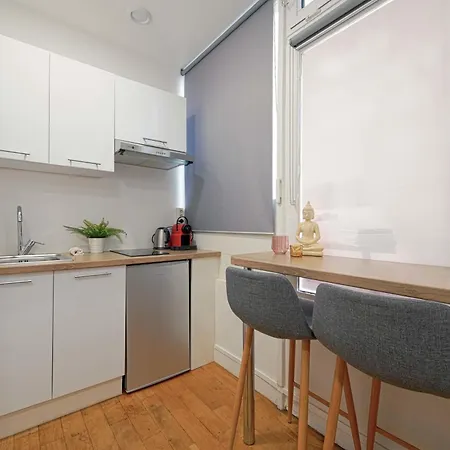 Modern Fully Renovated