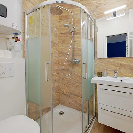 Modern Fully Renovated